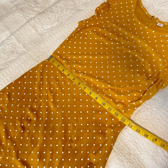Mustard Yellow Stretchy Knee-Length Dress - Picture 2 of 5